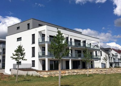Seitenansicht Neubau Mehrfamilienhäuser in Rennigen